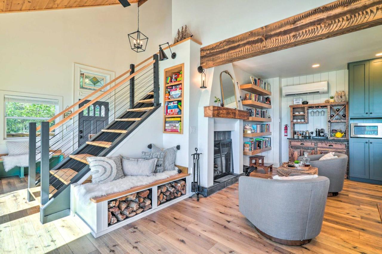 Colorful Golden Getaway With Panoramic Views! Villa Luaran gambar