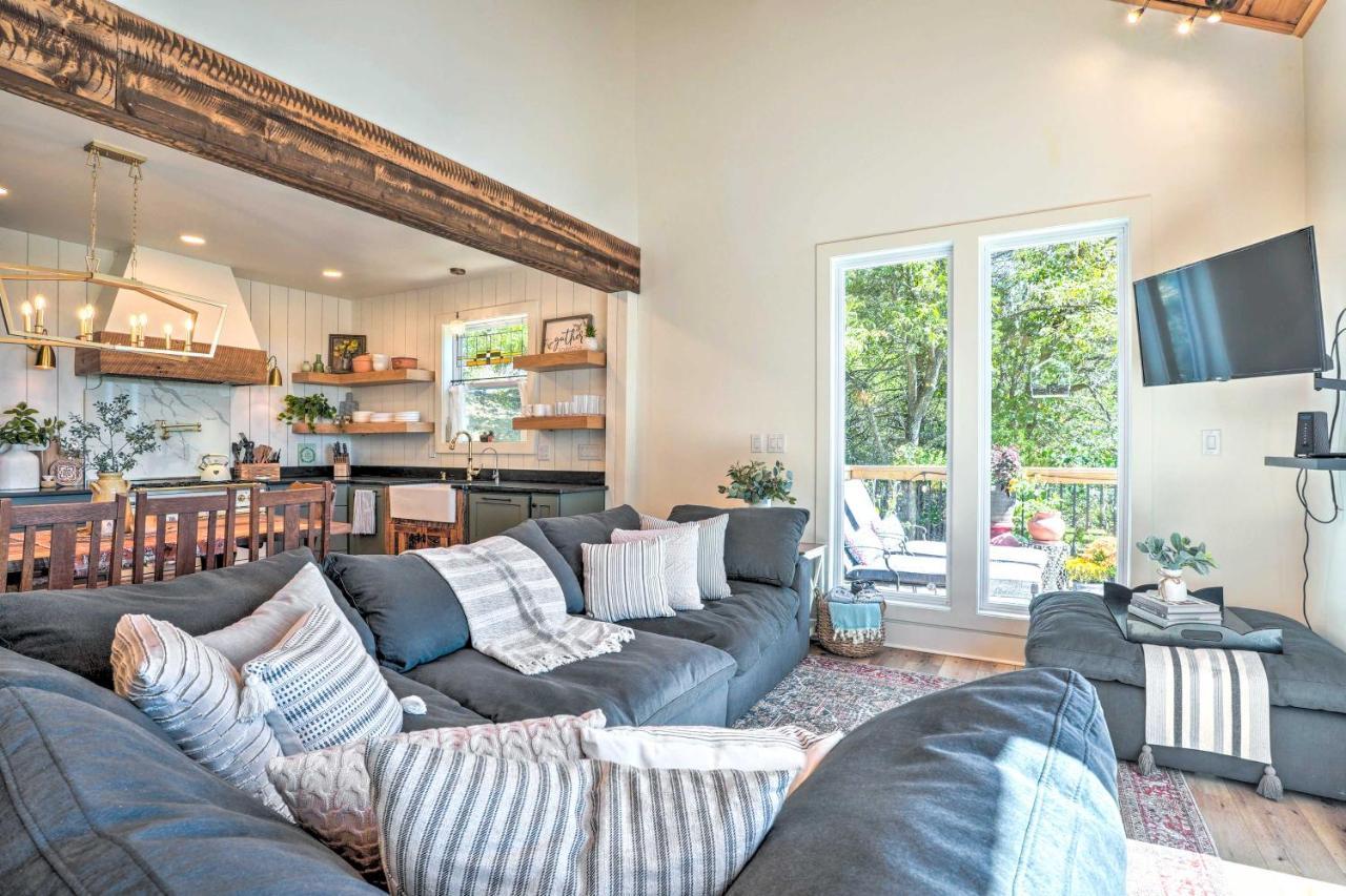 Colorful Golden Getaway With Panoramic Views! Villa Luaran gambar